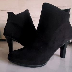 Black Heeled Boots